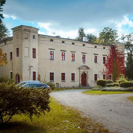 Aparthotel Zamek Dobroszyce Exterior foto