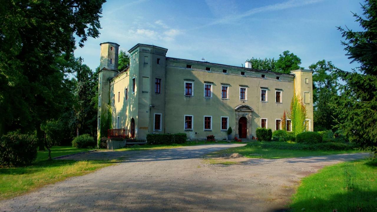 Aparthotel Zamek Dobroszyce Exterior foto