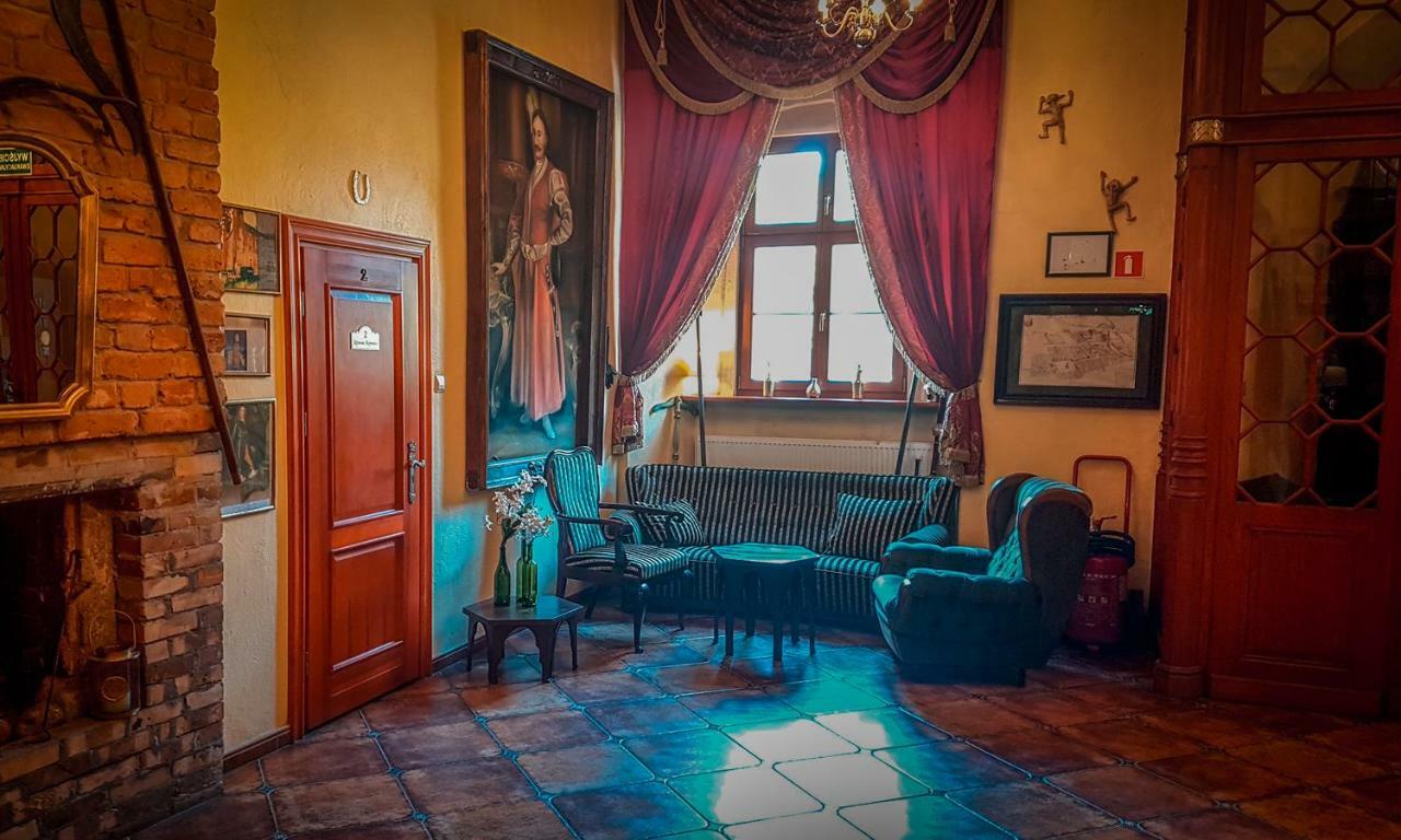 Aparthotel Zamek Dobroszyce Exterior foto