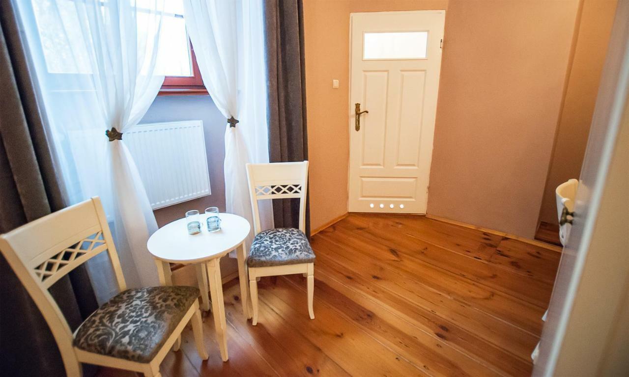 Aparthotel Zamek Dobroszyce Exterior foto